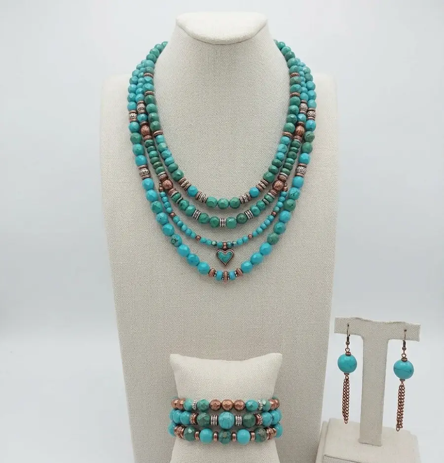 Conjunto de collar, pulsera y pendientes de turquesa